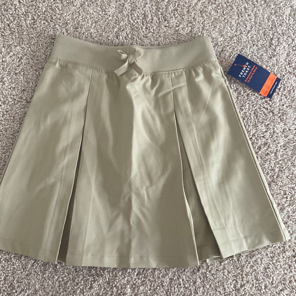 Girl’s Pleated skort. 10 yrs